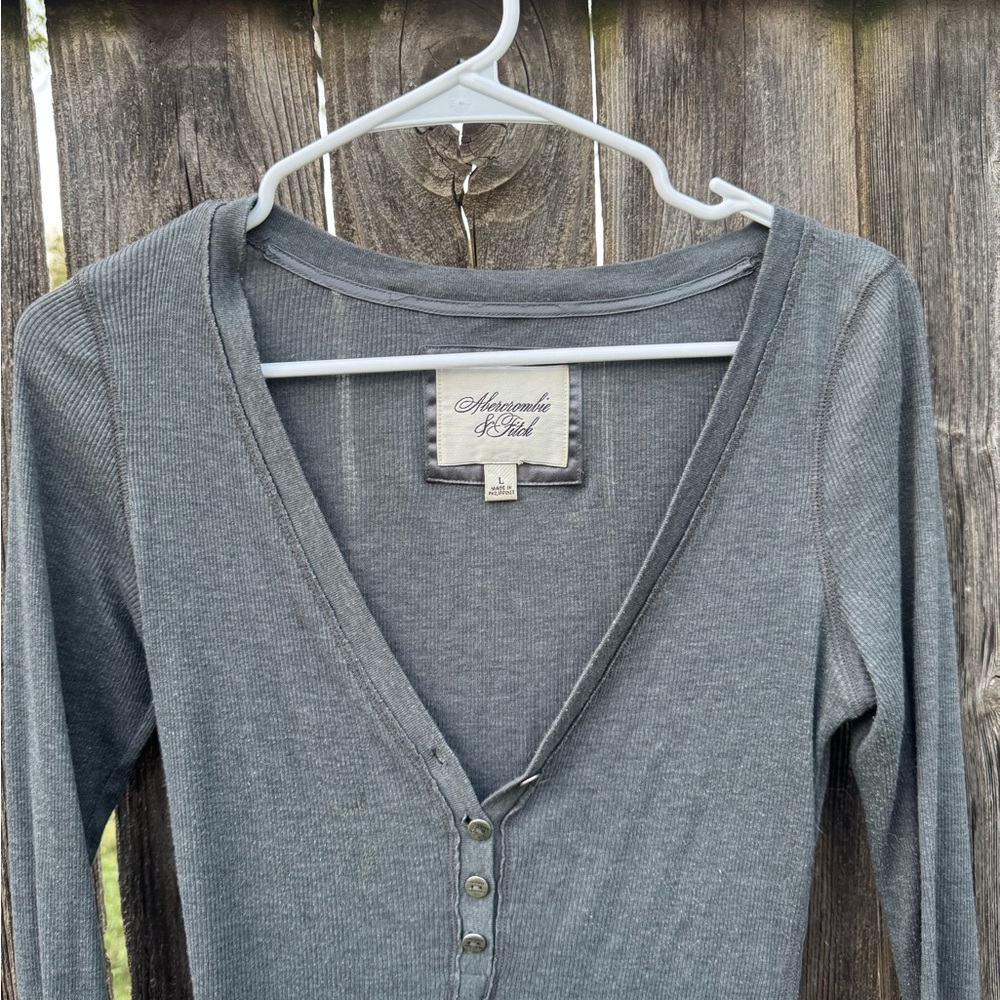 Y2K Abercrombie & Fitch Gray Long Sleeve Top